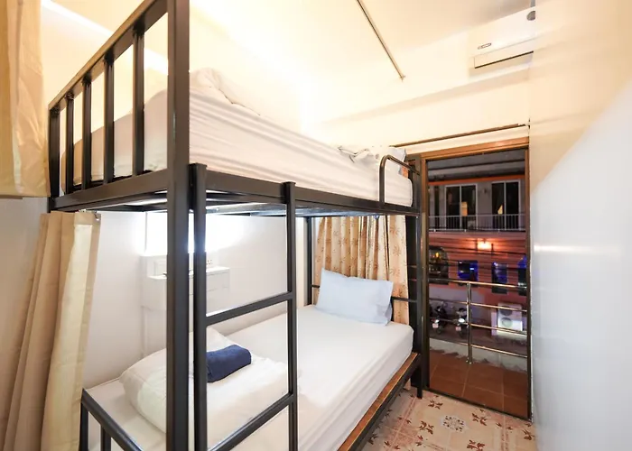 Baan Kamala Backpacker
