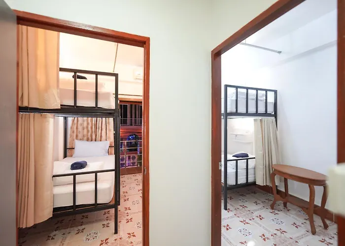 Baan Kamala Backpacker
